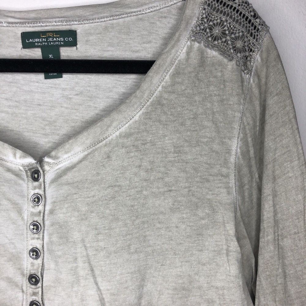 Lauren Jeans Co Women's XL Gray Distressed V Neck 3/4 Sleeve Henley Top